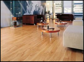 Laminate-flooring-in-modern-room